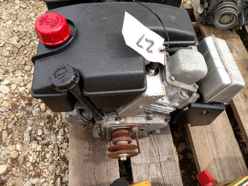 lot 27 image: Tecumseh Snow Blower Engine, Electr...