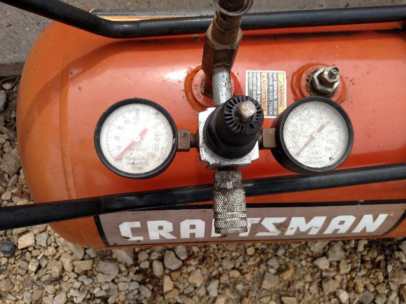 lot 32 image: Craftsman 15 Gallon Air Tank...