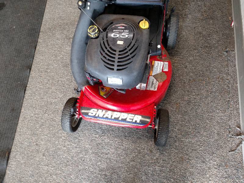 lot 17 image: Snapper 6.5 hp. Self Propelled Mowe...