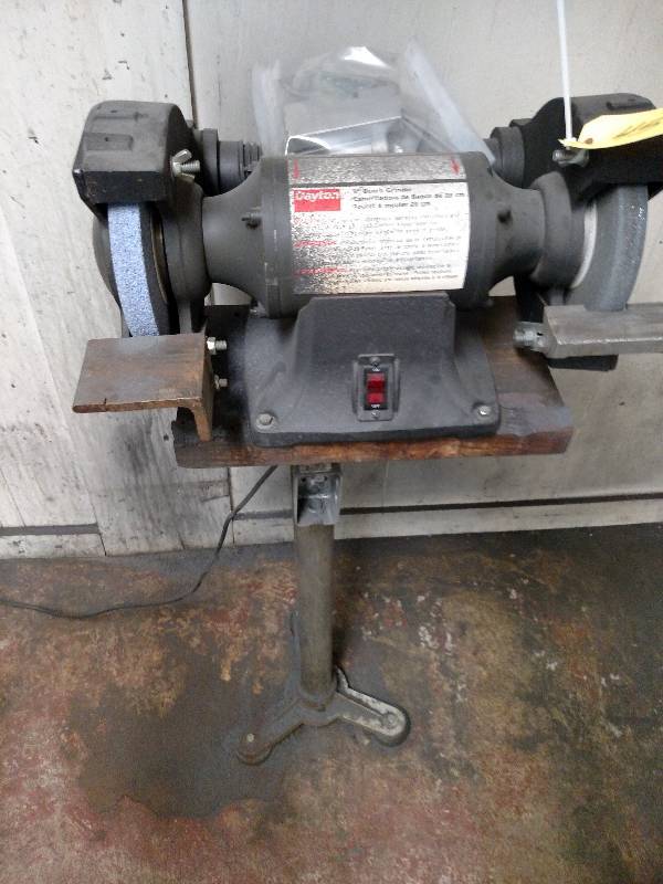 lot 45 image: Dayton 8 Pedestal Grinder...