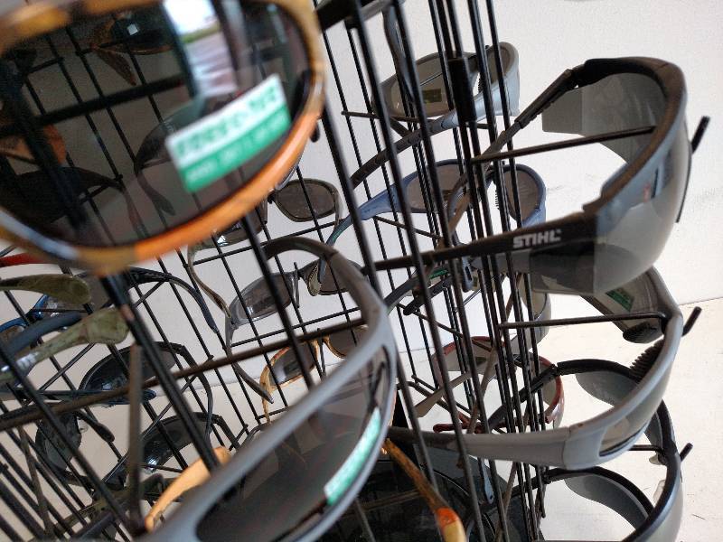 lot 89 image: Stihl Protective Eyewear Display wi...