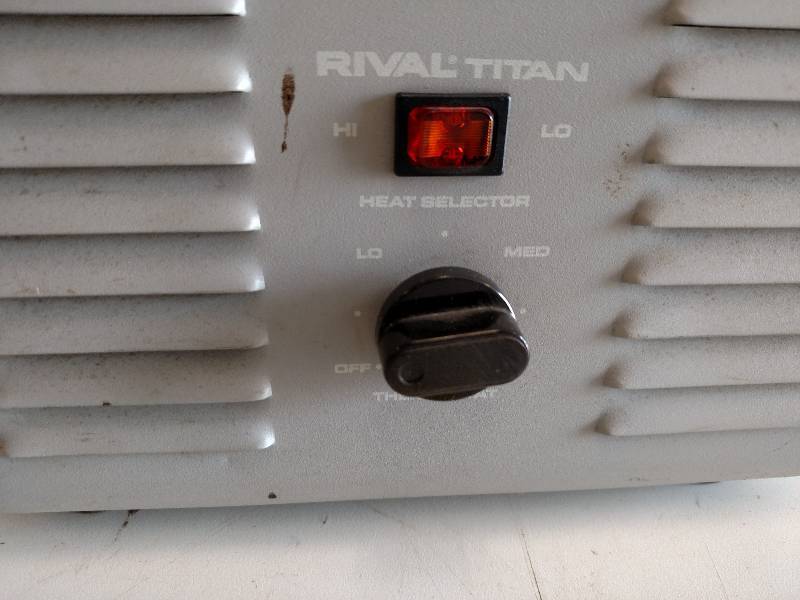lot 153 image: Rival Titan Heater...