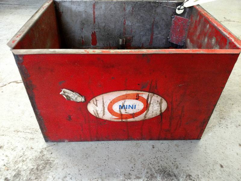 lot 226 image: Table Top Parts Cleaner, No Pump, 1...