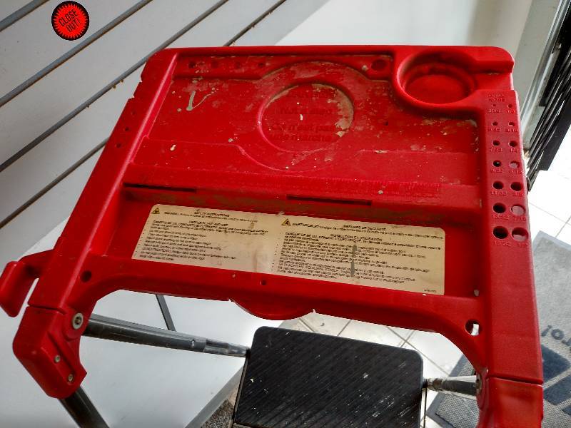 lot 280 image: Cosco Utility Ladder...