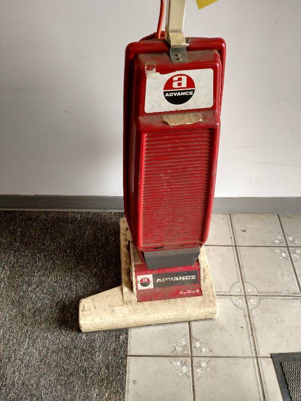 lot 282 image: Advance Carpet Twin 16 Vacuum Clean...