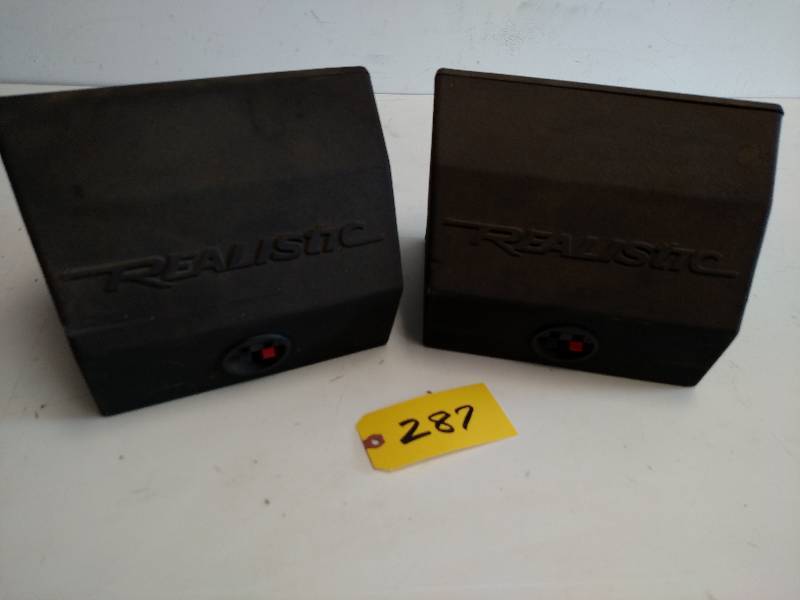 lot 287 image: (2) Realistic Clarion 980 Speakers...