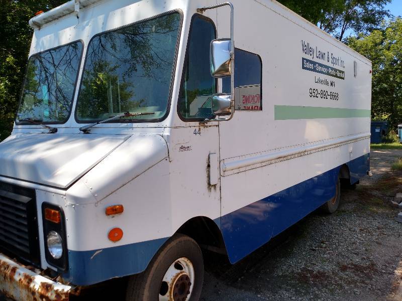 lot 1 image: 1995 Chevrolet Step Van
