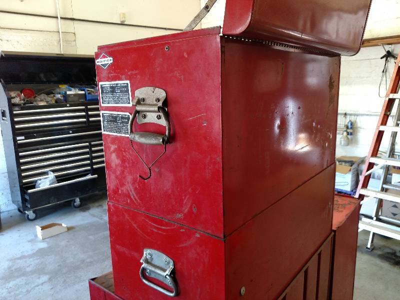 lot 380 image: PowrKraft Top & Middle Tool Boxes, ...