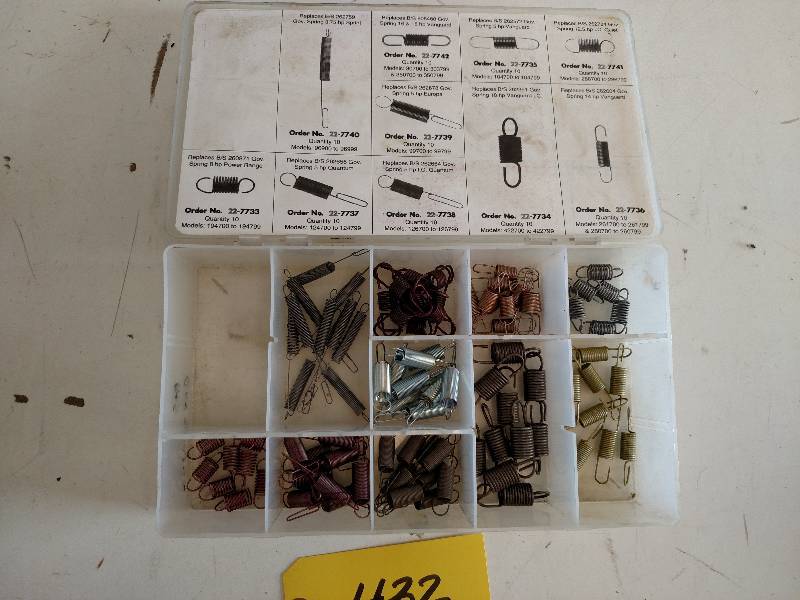 lot 432 image: Briggs & Stratton Governor Spring A...