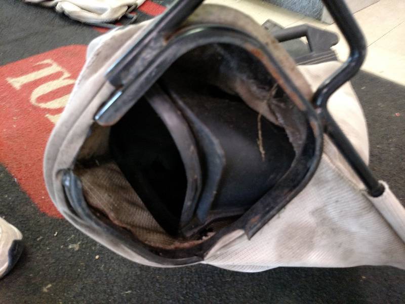 lot 442 image: Lawn Boy Bag & Parts...