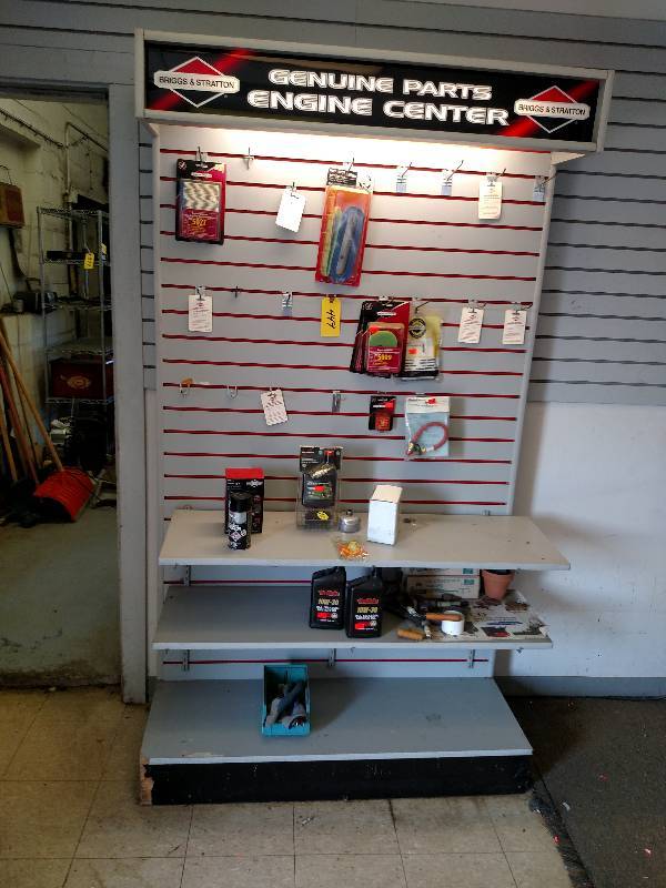 lot 449 image: Briggs & Stratton Display with Part...