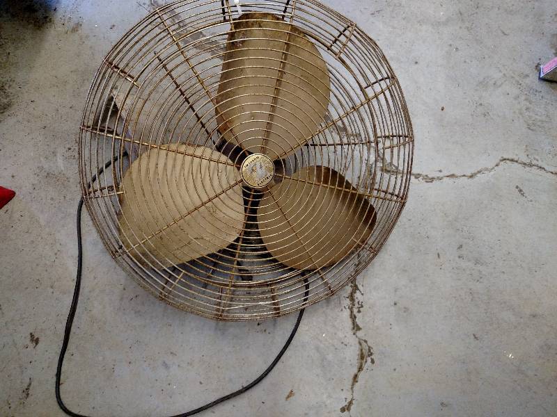 lot 450 image: Emerson 24 Wall Mount Fan, Works...