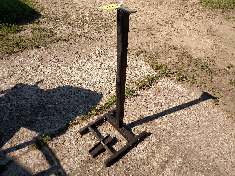 lot 454 image: Chain Grinder Stand...