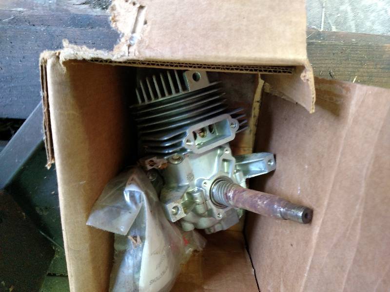 lot 472 image: Bagger Parts & Engine...