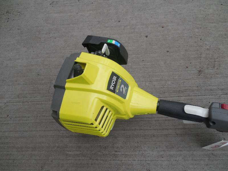 lot 17 image: Ryobi 2-Cycle 25cc Gas Full Crank Straight Shaft String Trimmer