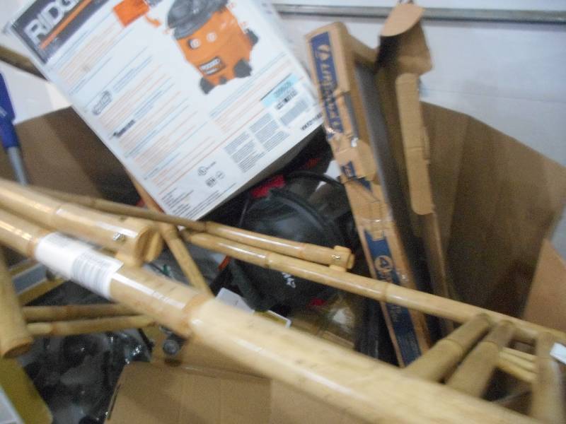 lot 71 image: PALLET LOT OF GENERAL MERCHANDISE AND TOOLS