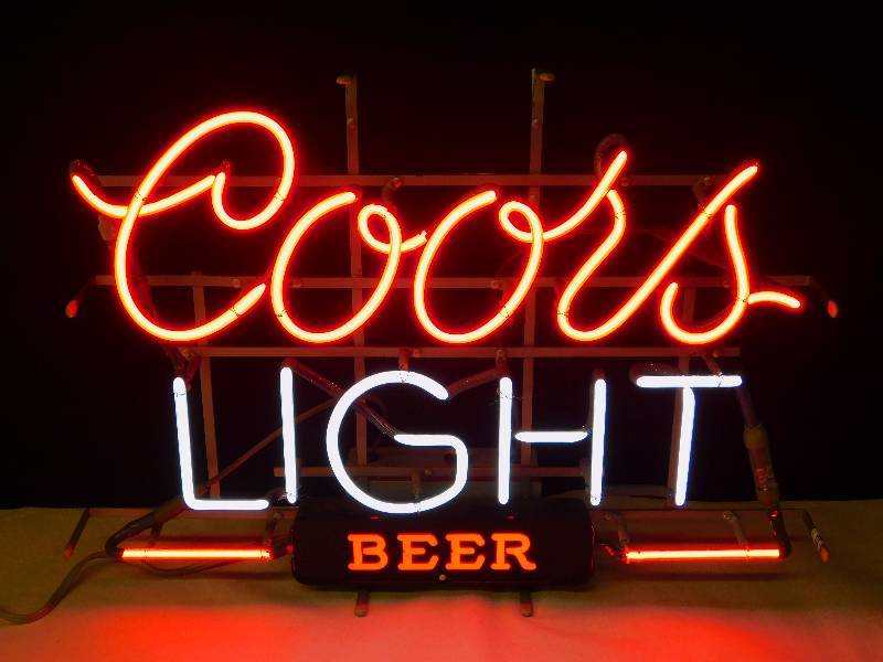 lot 2 image: Coors Light Beer Neon Sign