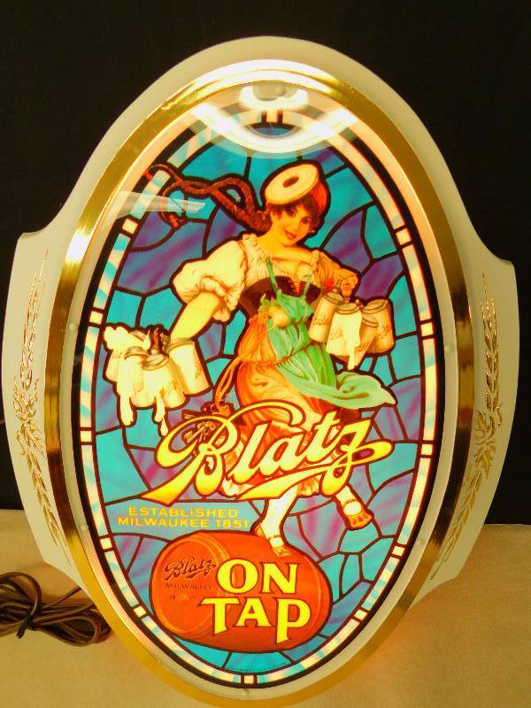 lot 7 image: Blatz On Tap Beer Light-Up Sign
