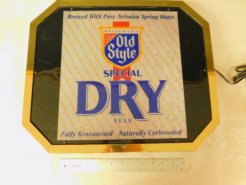 Heileman's Old Style Beer Light-Up Sign, Beer Signs Auction # 60