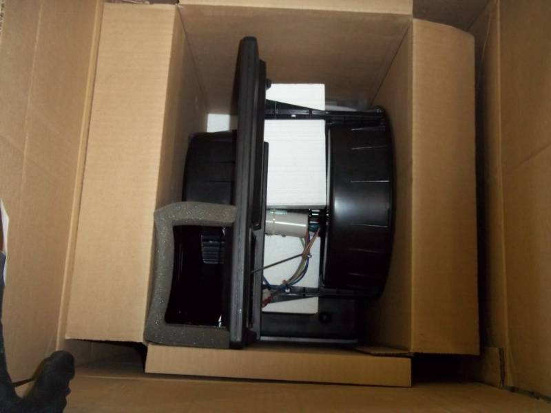 lot 23 image: Quincaillerie Bloe Ventilator Blower Hardware Made In Canada 12908 01000 826