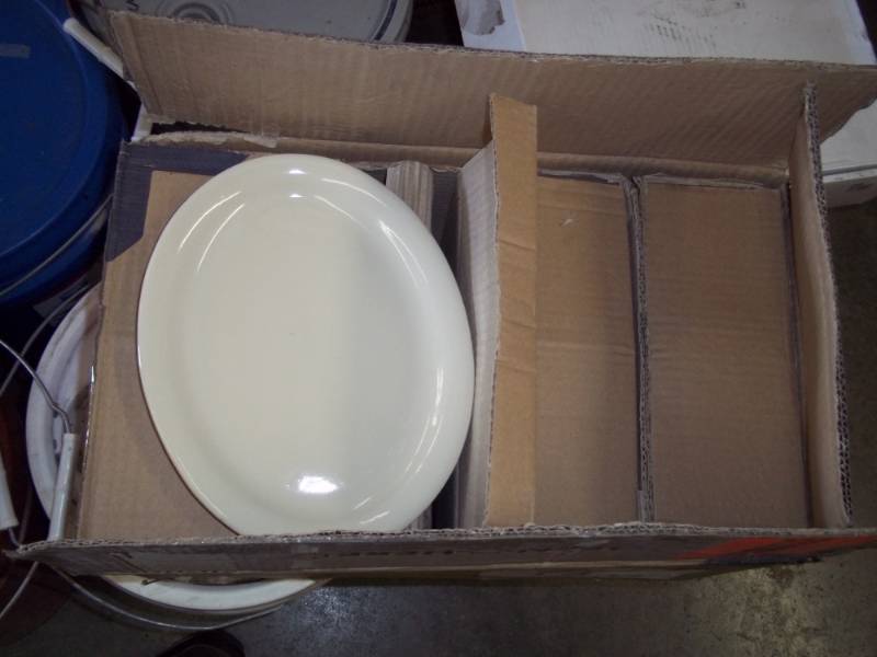 lot 24 image: One Dozen Platters 9 34