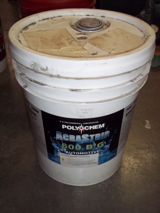 lot 32 image: 5 Gallons Poly Chem Paint Line Purge Automotive