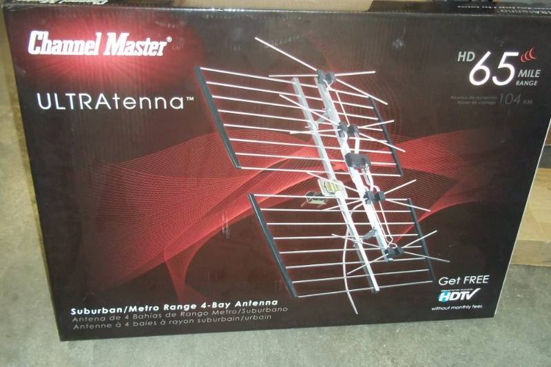 lot 56 image: Channel Master Antenna HD 65 Mile
