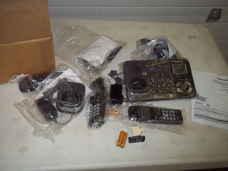 lot 72 image: Panasonic Cordless Telephone Digital Answering System