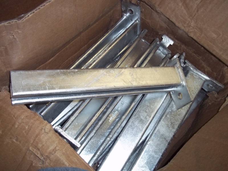 lot 87 image: 12 Cantilever P1000 Brackets Approx. 12 in Box