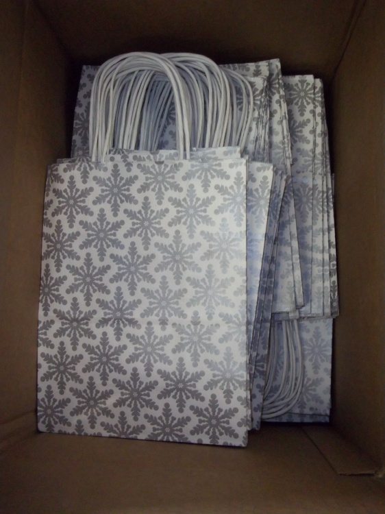 lot 90 image: Snowflake Gift Bags