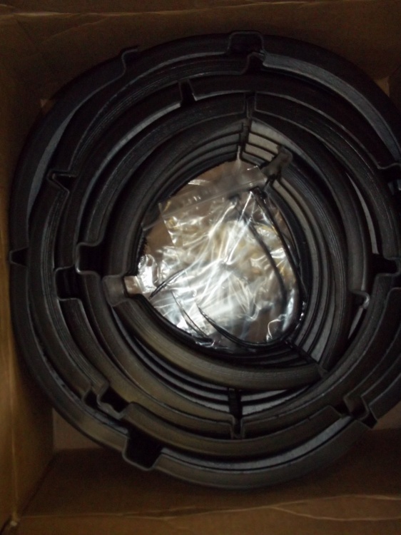 lot 93 image: Tiling Parts