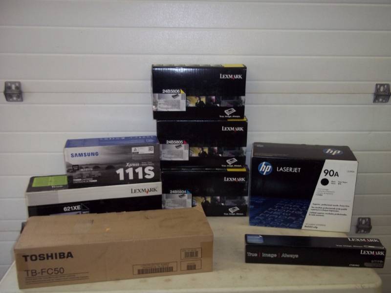 lot 101 image: Lot of 8 Boxes of Toner, Laser Toner