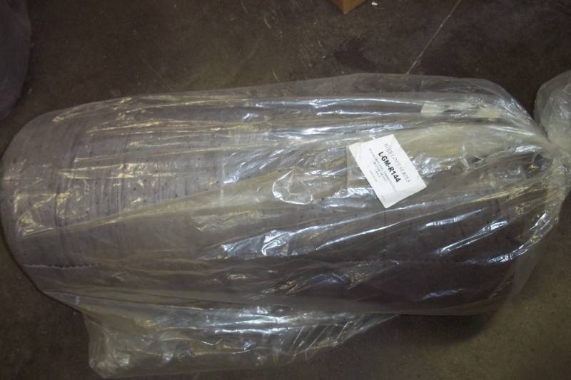 lot 135 image: Oil Absorbent Pad High Loft Series L-GM-R144 38 x 144