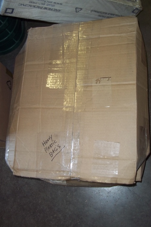 lot 169 image: 12 x 24 x 5Mil Heavy Duty Plastic Bags