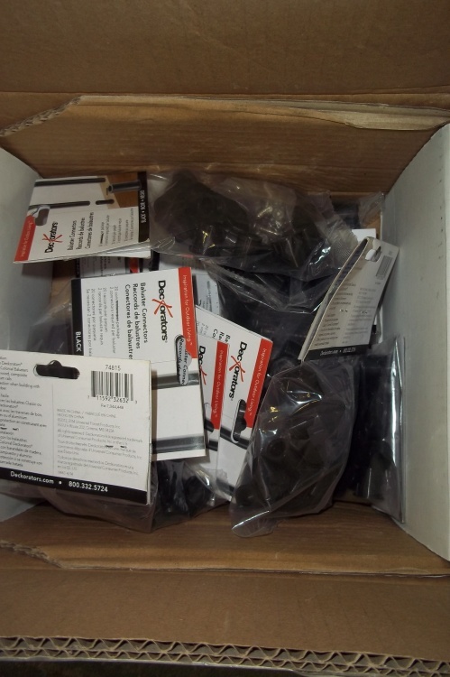 lot 177 image: 74815-Connector,BALSTR HORIZ ORIGINAL BLK 20PK 3