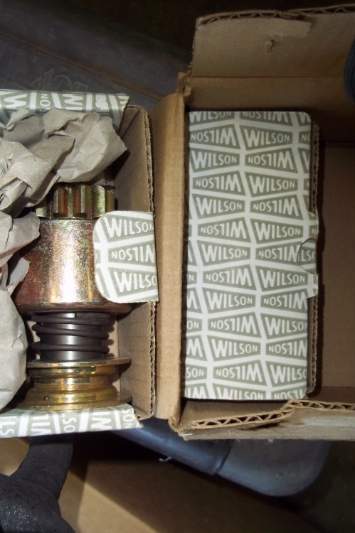 lot 180 image: Wilson 61-08-4728 Drive x 2