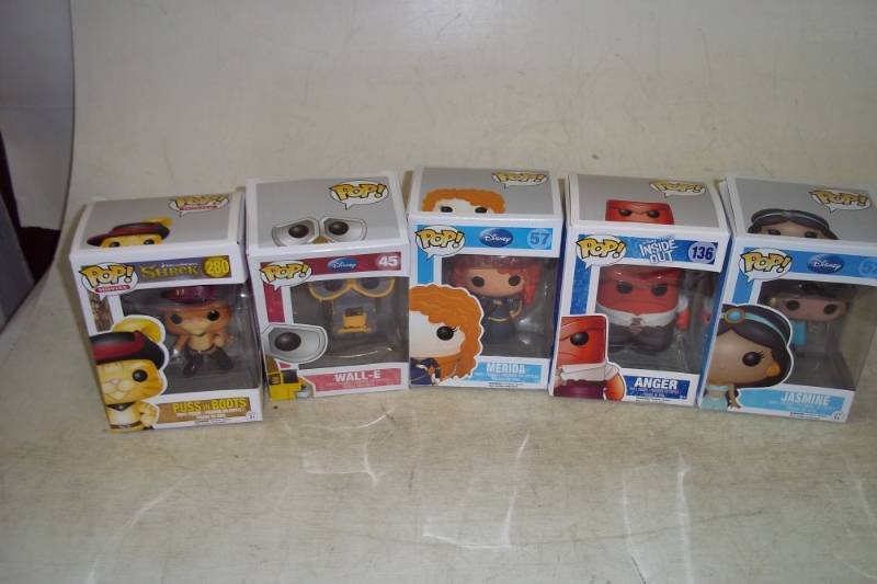 lot 192 image: 5 Assorted POP Movie Character Vinyl Figure Toys