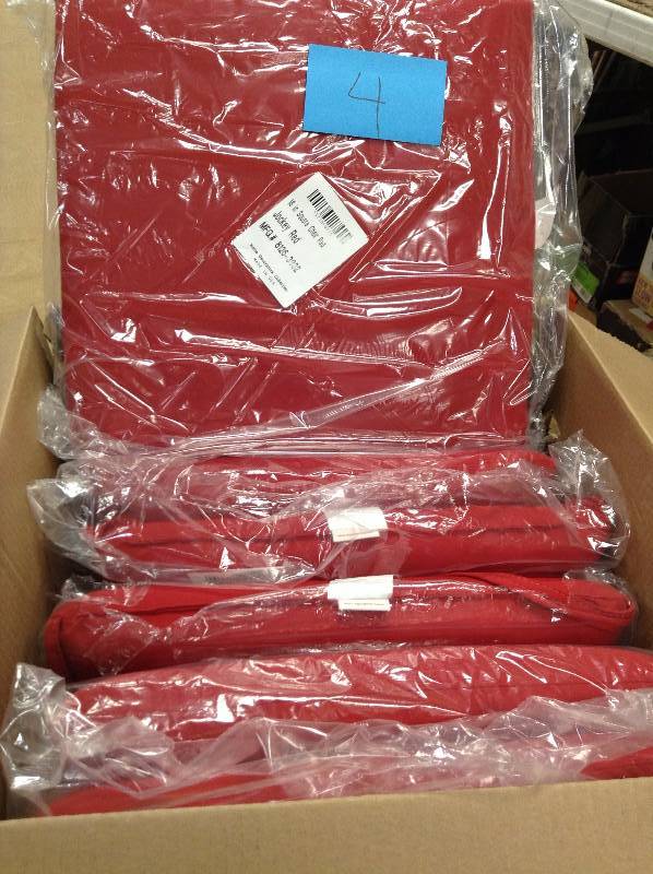 lot 4 image: Lot of 18 square chair Pad New