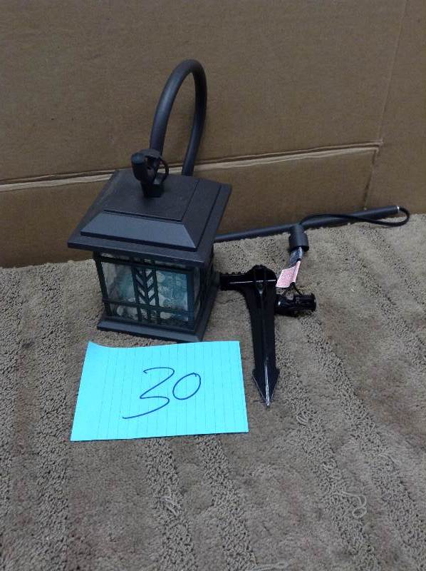 lot 30 image: LED Low Voltage Pathway Light