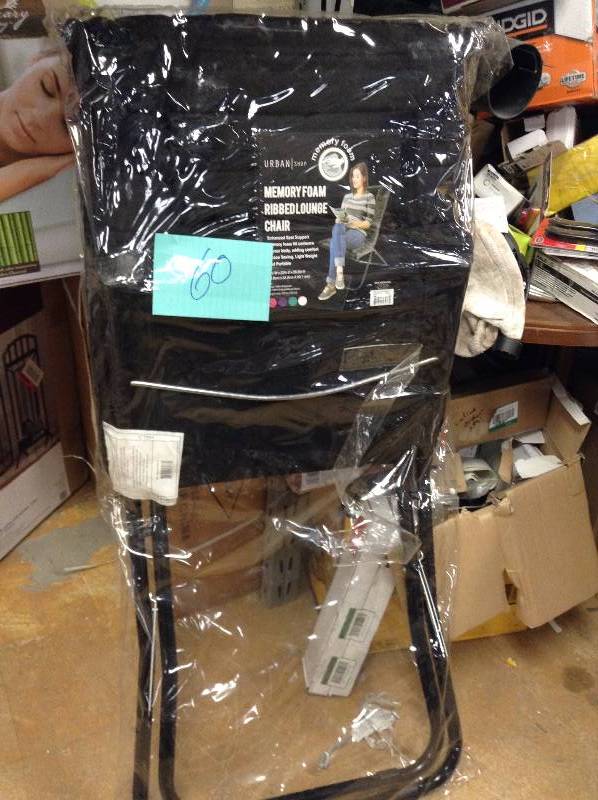 lot 60 image: Memory Foam Lounge Chair New