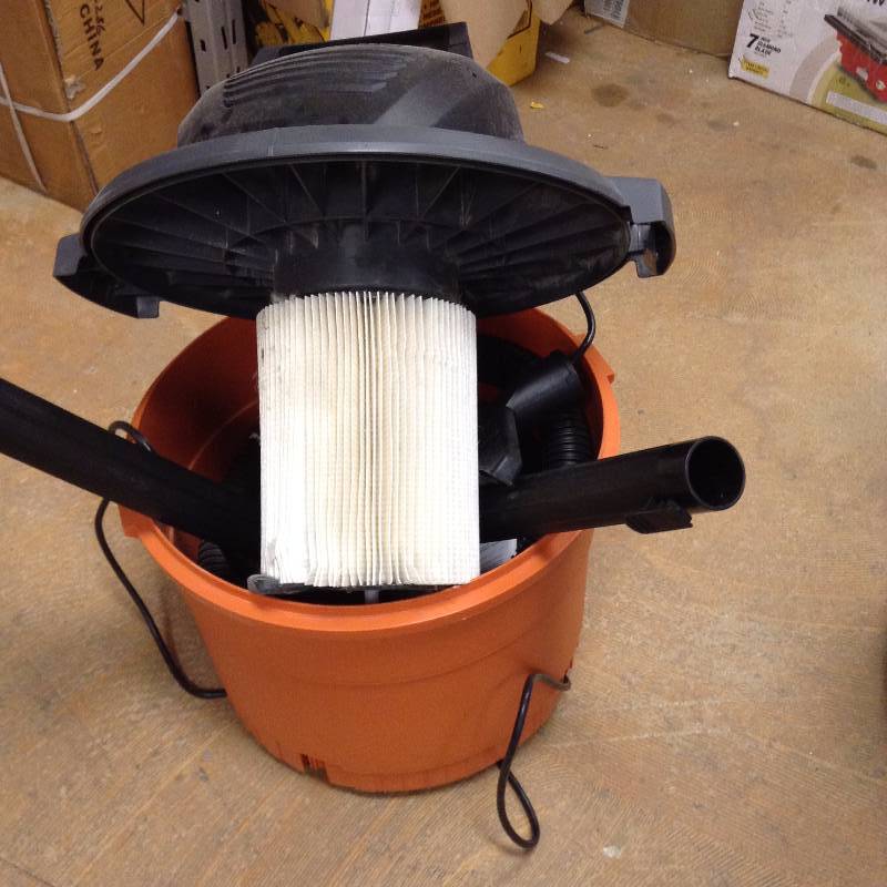 lot 63 image: RIDGID 9 GALLON 3.5 HP WET DRY VAC VACUUM SHOP VAC WD0970 in working conditions