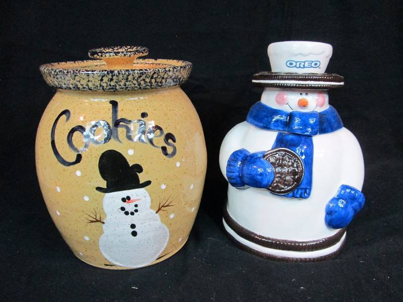 lot 41 image: Cookie Jars