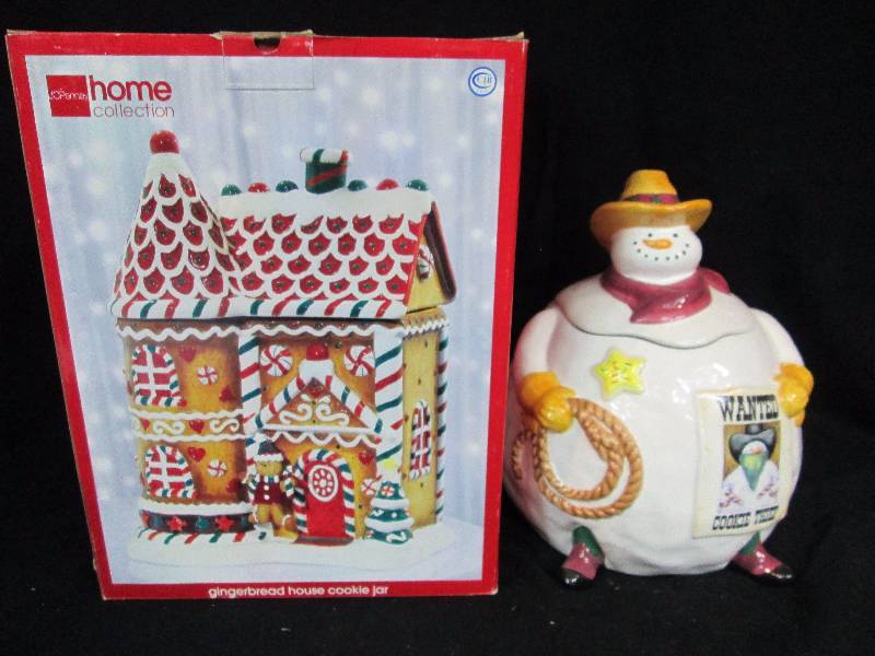 lot 44 image: Cookie Jars