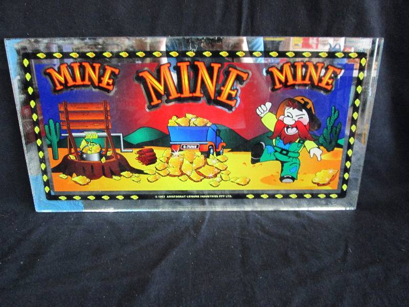 lot 67 image: Slot Machine Glass Panel