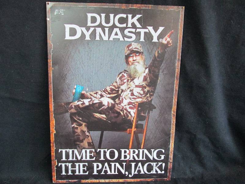 lot 73 image: Duck Dynasty Collectable Sign