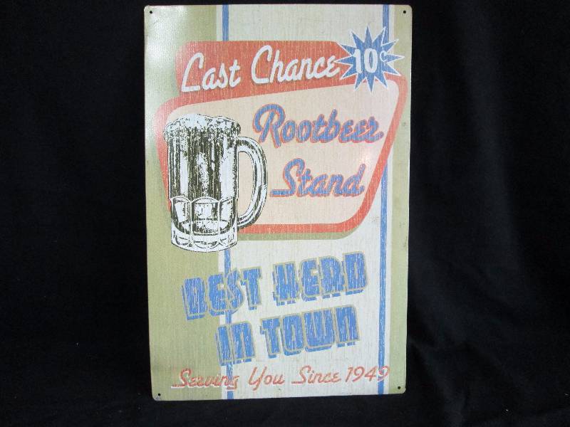 lot 76 image: Collectable Tin Sign