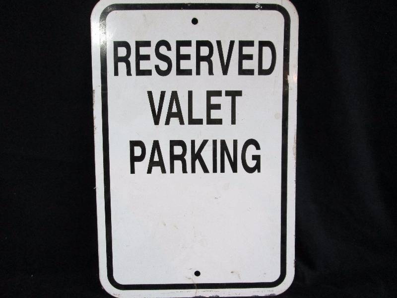 lot 78 image: Collectable Tin Sign
