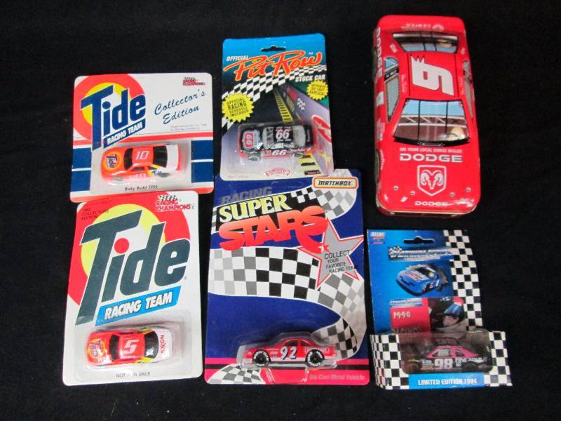 lot 100 image: Nasar Die Cast Cars