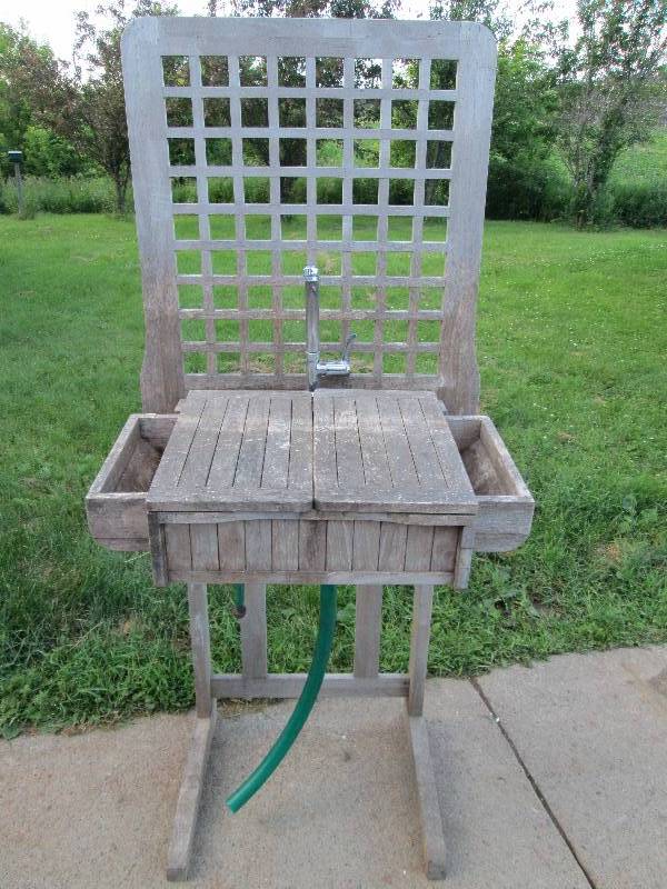 lot 170 image: Wood Garden Sink