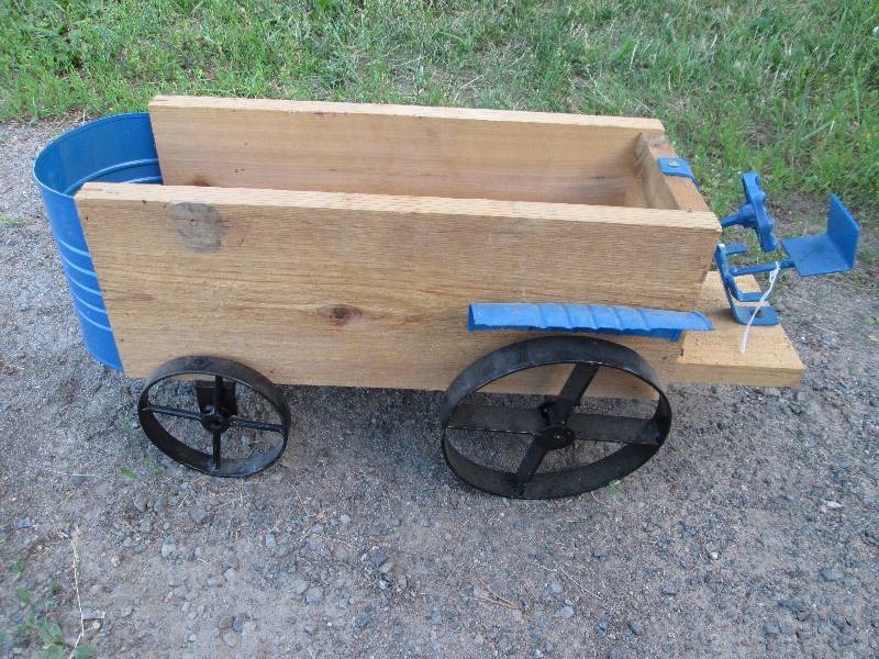 lot 175 image: Folk Art Tractor Planter